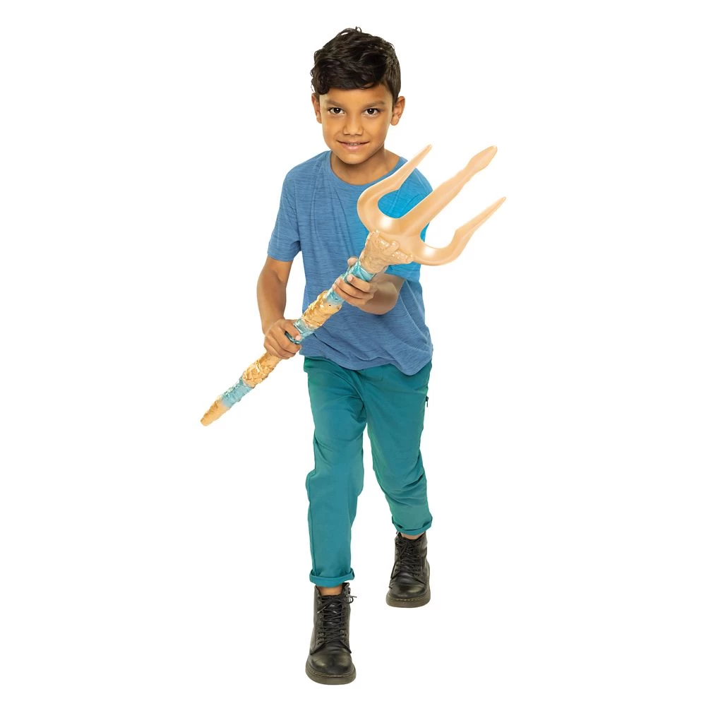 King Triton's ''All-Powerful'' Trident – The Little Mermaid – Live Action Film 6 King Triton's ''All-Powerful'' Trident – The Little Mermaid – Live Action Film - Image 4