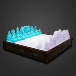 The Haunted Mansion Light-Up Chess Set -Disney 6005047401899 1