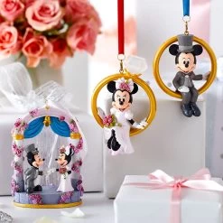 Minnie Mouse Wedding Ring Ornament -Disney 6506059316442 1